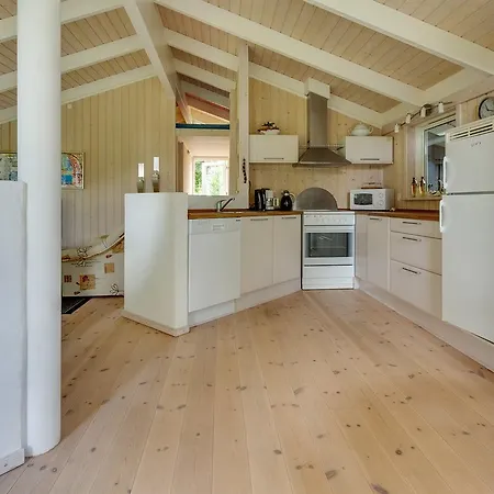 Three-bedroom Holiday In Hals