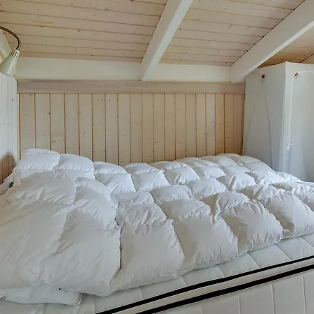 Feriehus Three-bedroom Holiday In