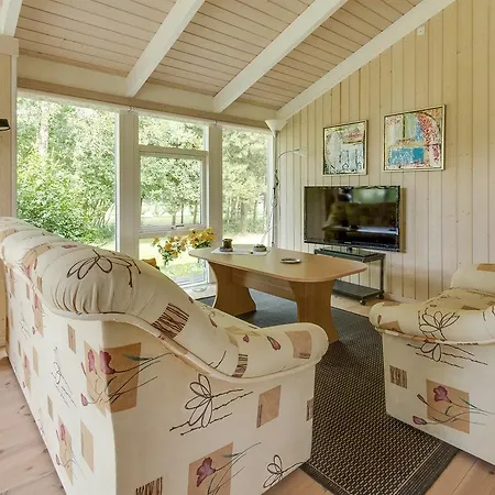 Feriehus Three-bedroom Holiday In *